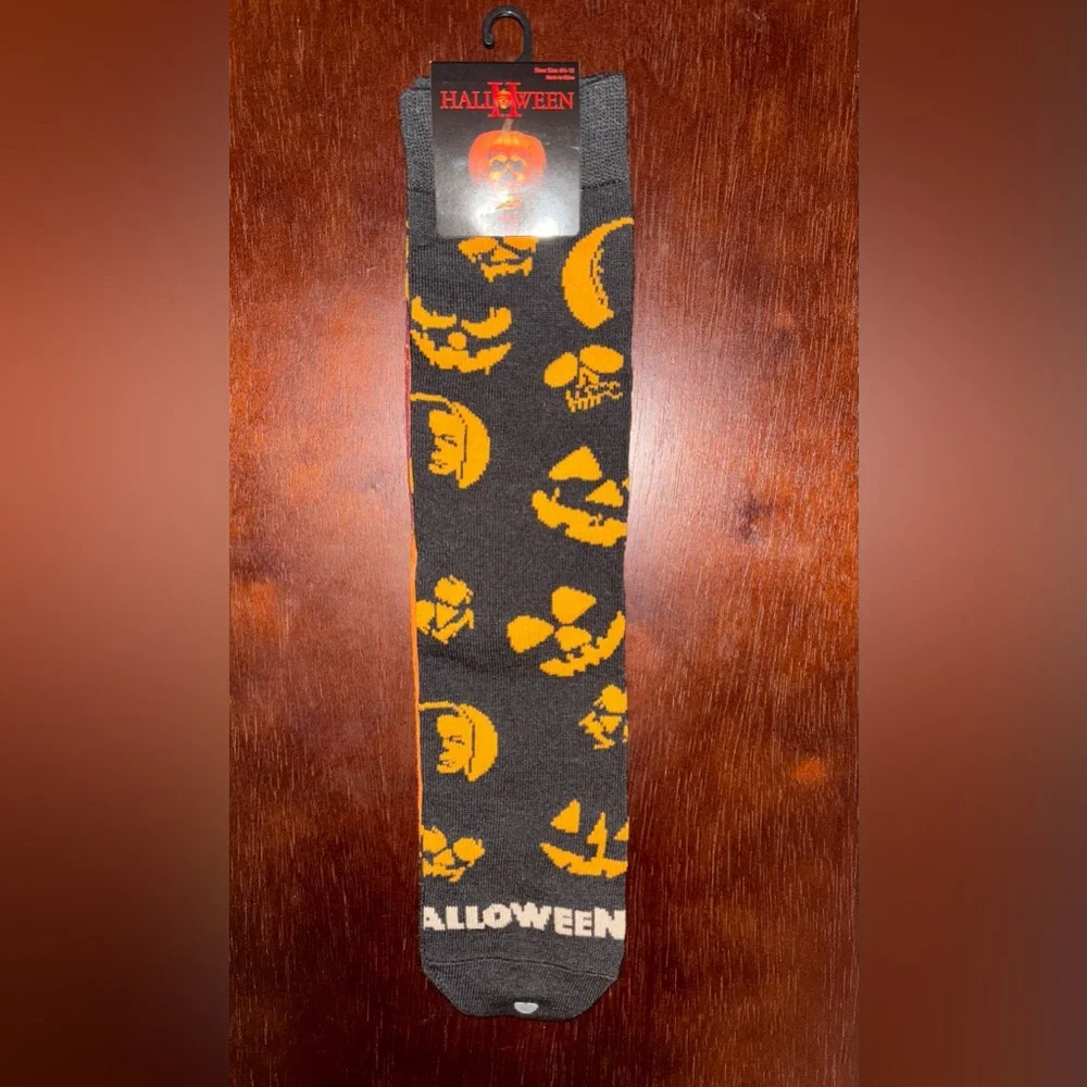 HALLOWEEN NOVELTY CREW SOCKS NWT MEN’S SHOE SIZE 6.5-12